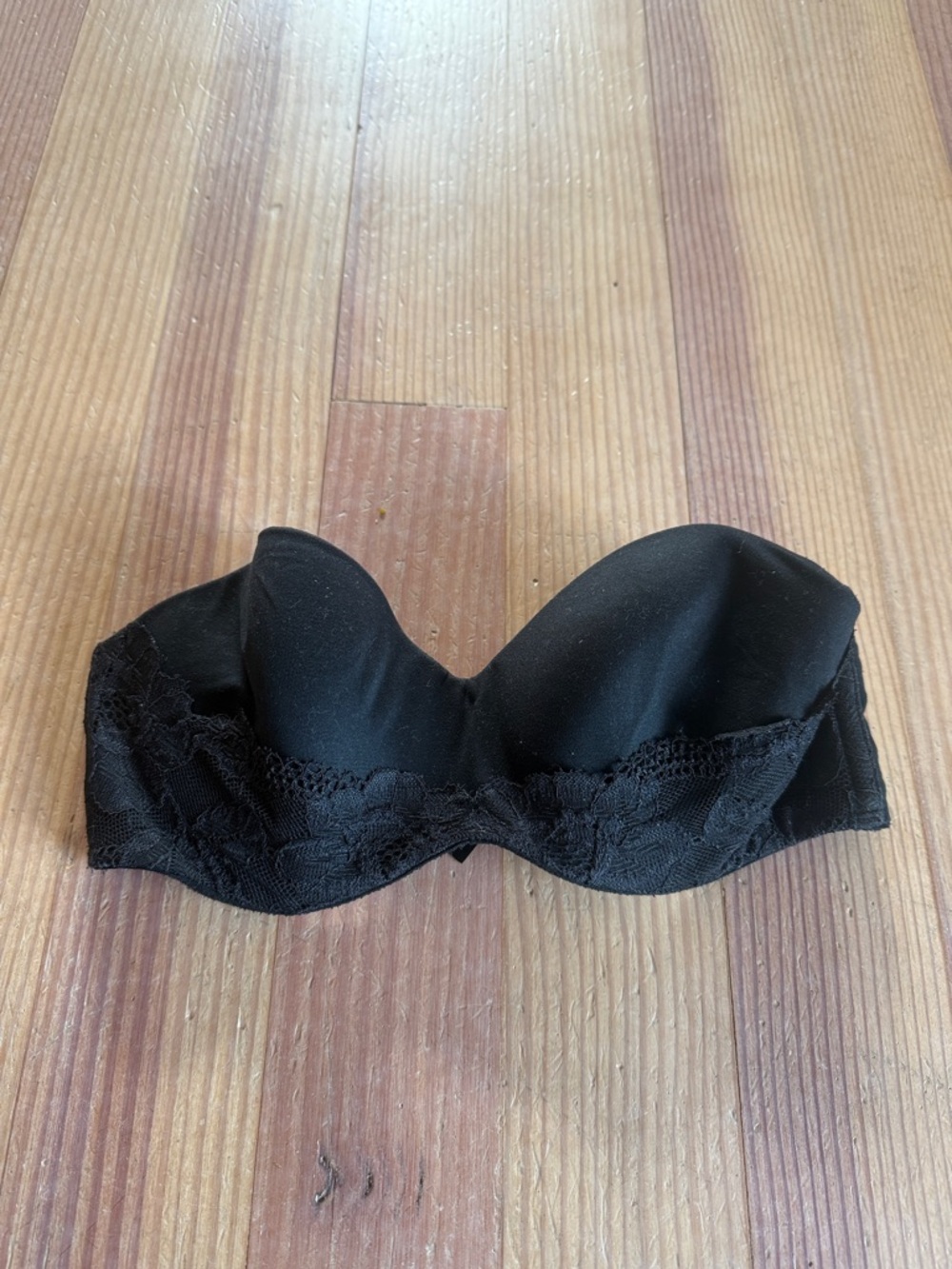 Victoria’s Secret Body by Victoria Lined Strapless Bra 32C